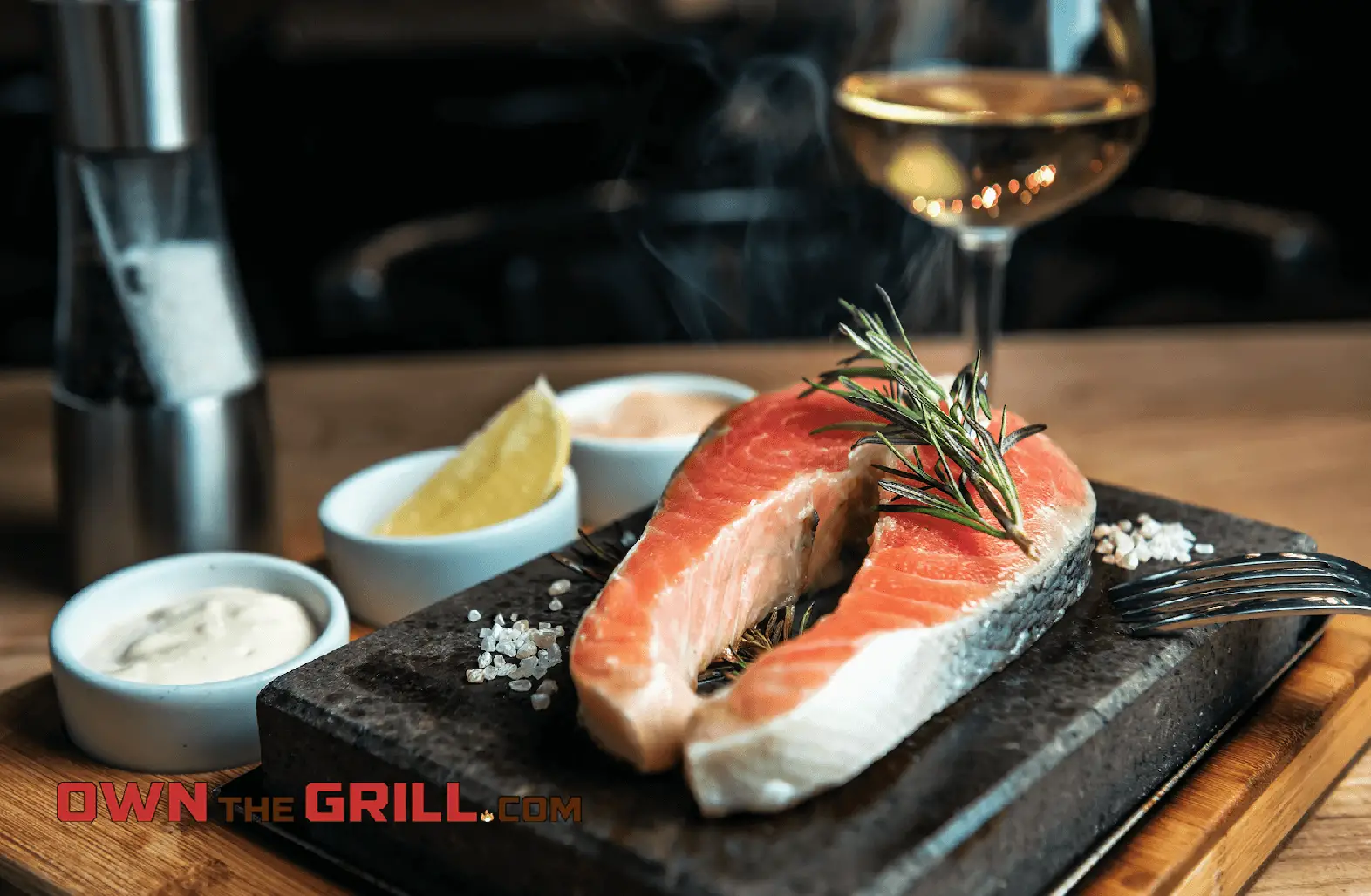Best Wine With Salmon – Top Varietals for Pairing