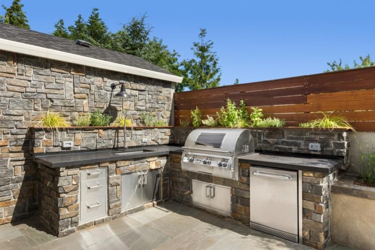 Outdoor Kitchen Backsplash Ideas Own The Grill